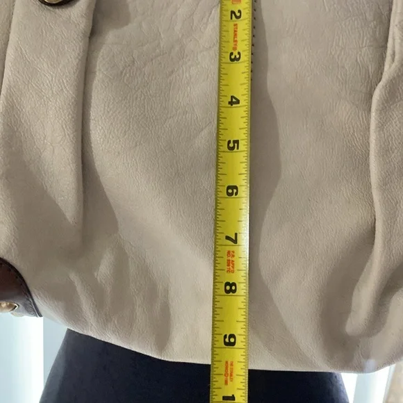 Micheal kors off-white purse - Picture 12 of 12